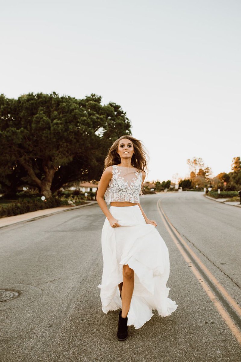 gypsybrides's tweet photo. I will run to you
#gypsybrides #freespirit #bridal #bohobridal #bridalstyle #bohoinspo #bridalinspo #freespiritedbride #wedding #bride #coolbride #love #light #funbride #gypsy
Photographer: Jenna Ashley
Dress: @gypsybrides
Mua: Makeup on the fly
Model: Ericca Cook https://t.co/vWxNw9PpME