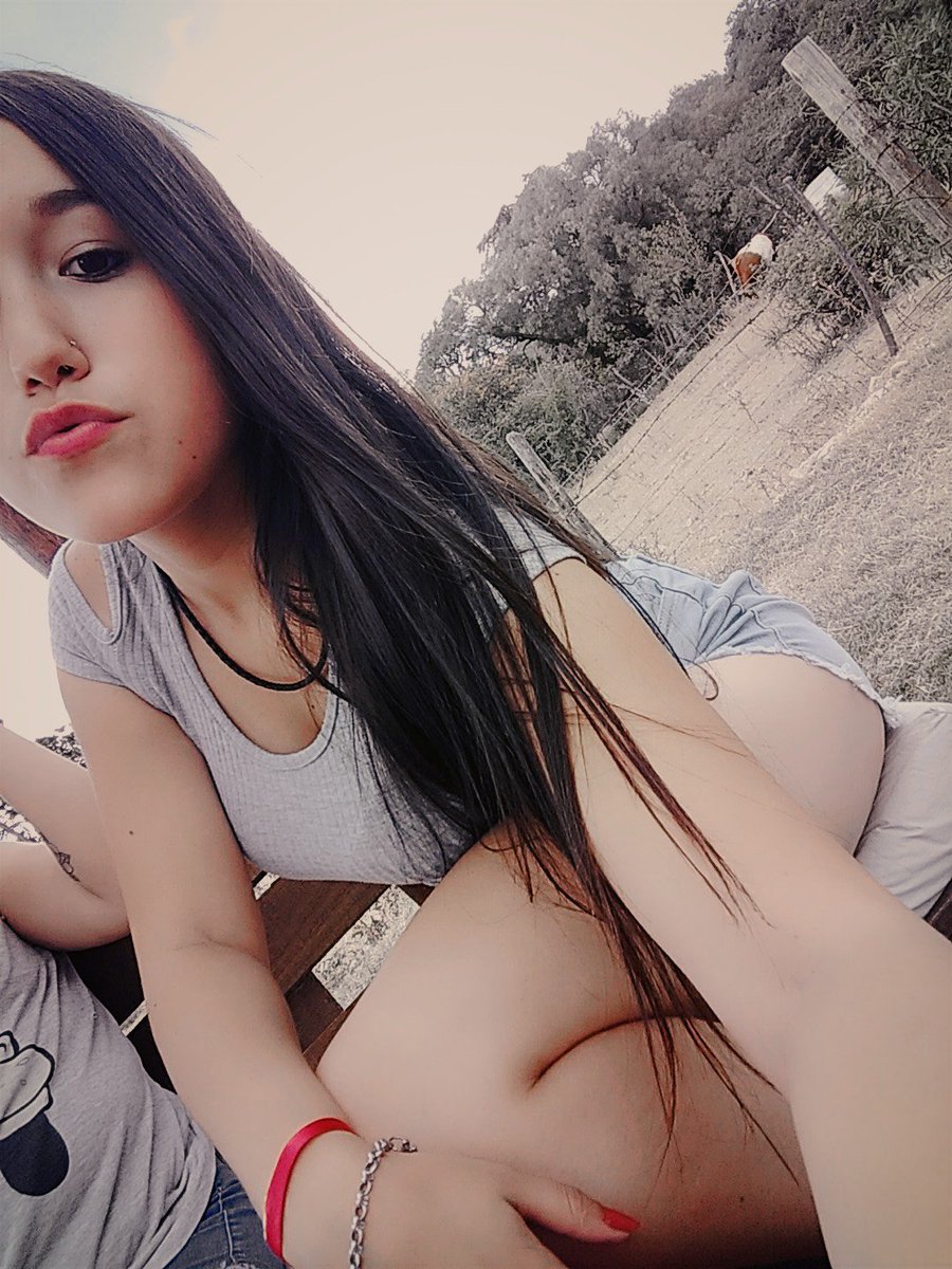 AgusSolangev's tweet photo. #Cordoba #CarlosPaz #Volver 🖤🖤 https://t.co/TDqS68wEXa