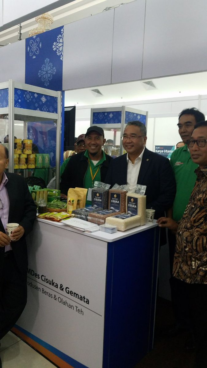 bruma_lautayu's tweet photo. Pembukaan Pameran Produk Desa dan Bumdes,ArhcEx di KBRI Kuala Lumpur10
#BumdesMendunia 
#TPPIBengkulu 
#TPPIKepahiang
@jokowi 
@EkoSandjojo https://t.co/yKsHO1SpAM