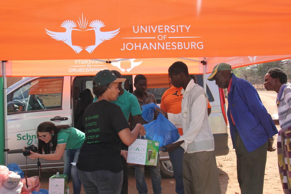 SchneiderAfrica's tweet photo. Collaboration with @EngineeringUJ is in line with our sustainable development strategy, which focuses on partnering with Academic Institutions, NGOs, NPOs and funders to establish an electrification model for off-grid communities. #LifeIsOn #UJFEBE https://t.co/YLutq2sfP8 https://t.co/9YxFTUDWX6