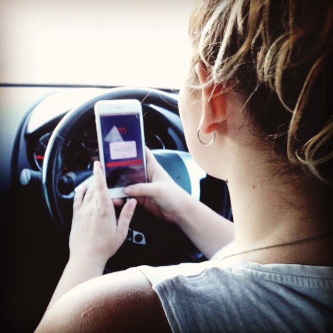 dinitalynette's tweet photo. This @Momentum_za app definitely has me checking up on my score to see how safe I’m driving and where I can improve... All I want to do after a trip is check my #SafeDayz because who doesn’t like getting back up to 30% in cash back bonuses! 
More info: https://t.co/rdFTVEgFw0 https://t.co/yMV4DP44G1