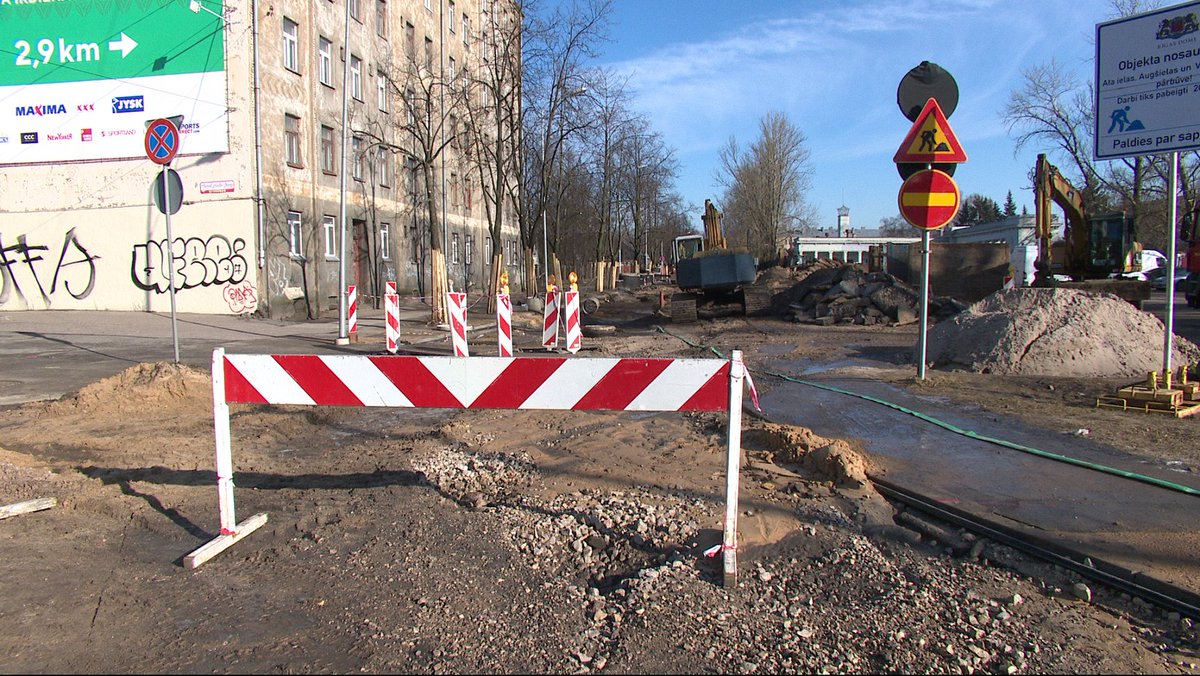 🔴Daugavas stadiona kanalizācijas izbūves laikā bojā gājis strādnieks, Latvijas Televīzijai apstiprināja <a href="/rigasudens/">SIA "Rīgas ūdens"</a>. Darbu ģenerāluzņēmējs ir kompānija SIA CBF "Ļ-KO".