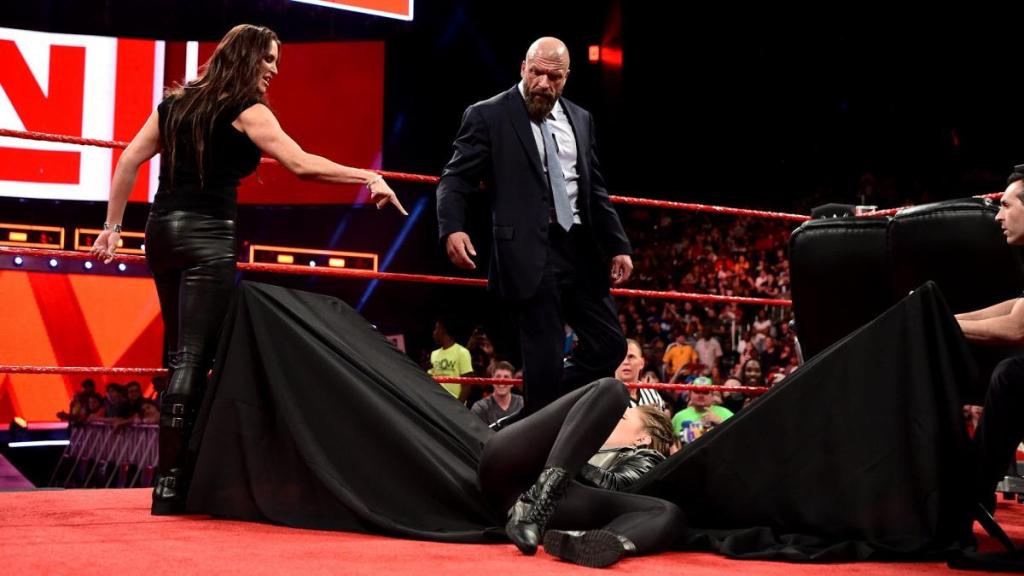 dave_harper11's tweet photo. What went down on #WWERAW only six days from #WrestleMania in #WWEAtlanta - find out right here in the quick and easy results! https://t.co/Q2i1iLcUrj https://t.co/oKAgSJGFUD