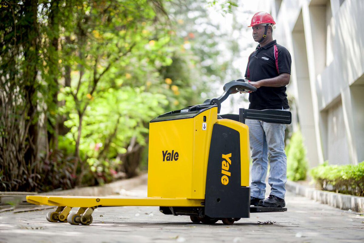 Presenting a 2t Battery Operated Pallet Truck (BOPT) from Yale.
This BOPT having a top speed of 8 km/hr with a slew of safety features, is a productivity multiplier in warehousing applications.
Visit us at: emechyale.in
#ElectroMechEverywhere, #Yale, #Warehousing
