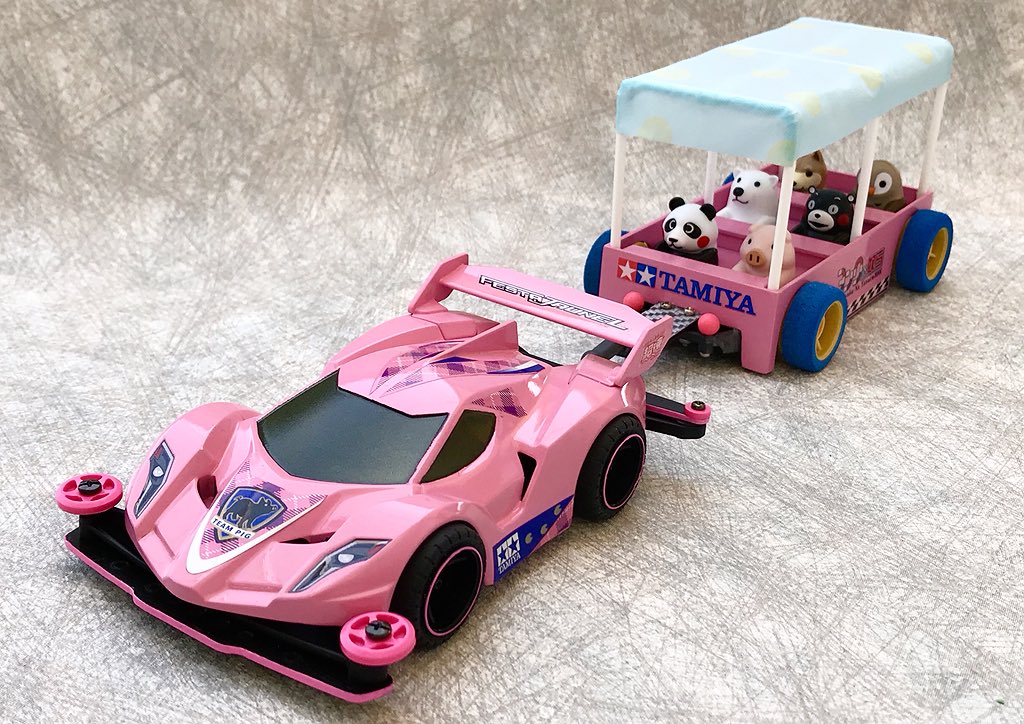 コンデレ こーぢさんの ファンタジー クルーザー 会場の岡山おもちゃ王国 に合わせて遊園地内をゆっくりクルージングする乗り物をイメージした作品です ミニ四駆gp18 Spring 岡山大会コンクールデレガンスより M ミニ四駆 タミヤ公式 Tamiya Mi Scoopnest