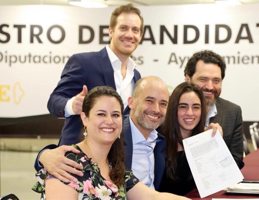 miguelbtrevino's tweet photo. Hoy me registré como candidato a la alcaldía de San Pedro Garza García, convencido de que tenemos equipo para escribir una gran historia. https://t.co/bwoIQwjrp9