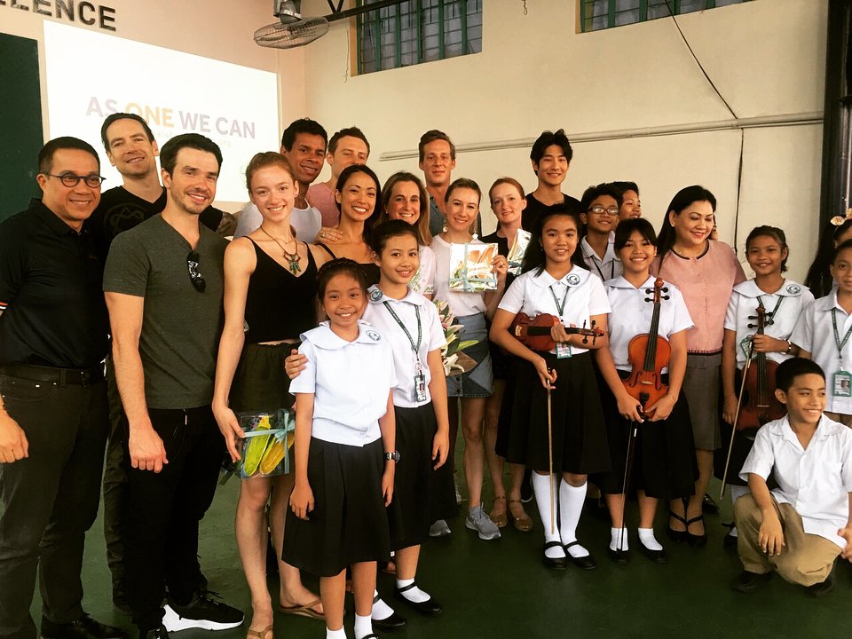 StellaforCentex's tweet photo. Wonderful and heartwarming visit to the Centex School in Tondo today! ♥️🇵🇭🌈 See our IG Stories for more clips and pics! 😊
https://t.co/ERmsECtQzo
#StellaAbreraDancesForCENTEX #AmericanBalletStarsDanceForCENTEX #DanceForACause https://t.co/JP2QV8QTO0
