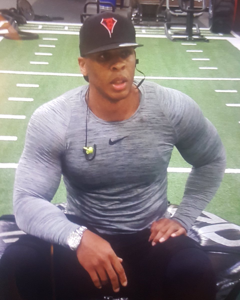 Blessit253's tweet image. Black Superman #tailored2bgreat #customfitted #mentor #speaker #warrior #king #tacoma #blacksuperman #livinglegend #dynasty meets #destiny #fashion #greatness #chosen #future #health #wealth  just do it with #nike to be a #model you have to first model the #behavior of one.