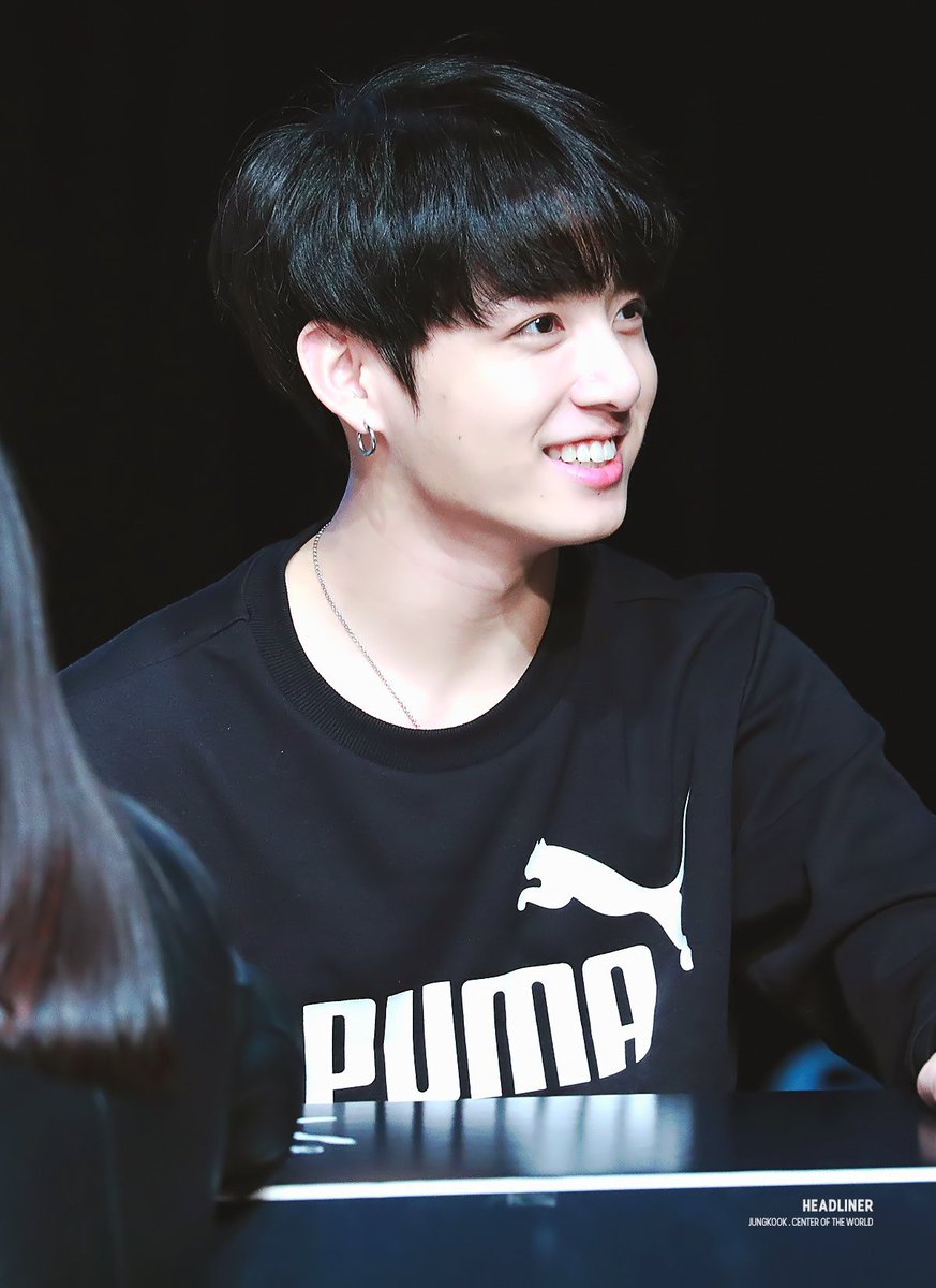 jungkook_pe's tweet photo. 📸 | Definitivamente Jungkook con el cabello negro es arte ♡ ¿Se unen a la #BTSBlackHairParty? Comenten esta publicación con fotos de JK con el cabello negro 😍

@BTS_twt #THOSFansBTS3A #정국 https://t.co/VL5EnaACfQ