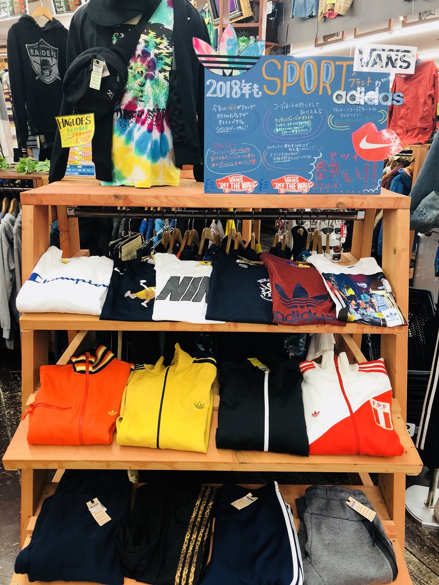 浪漫遊 金沢本店 スタッフ募集中 En Twitter どーも 古着部門でーす 最近あっつくなってきましたね ってことで スポーツブランドコーナー作りましたよん ˆoˆ しかも レディースのセールするってよ W 浪漫遊金沢本店 セール