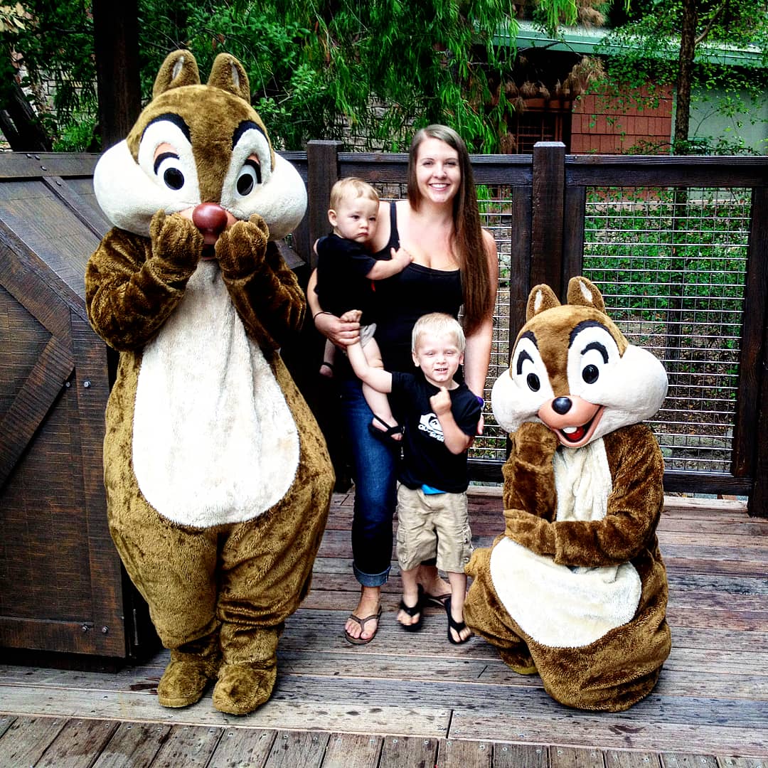 Rad_Disney_'s tweet photo. Happy 75th birthday to our favorite chipmunks! 🎉

It's hard to believe it's been almost two years since this picture was taken! The boys look so little!

@DisneylandToday
#Disneyland #ChipAndDale #ChipNDale #Chip #Dale #Chipmunk #Chipmunks #DisneyCharacters #MickeyAndFriends https://t.co/bG7bN1JlV1