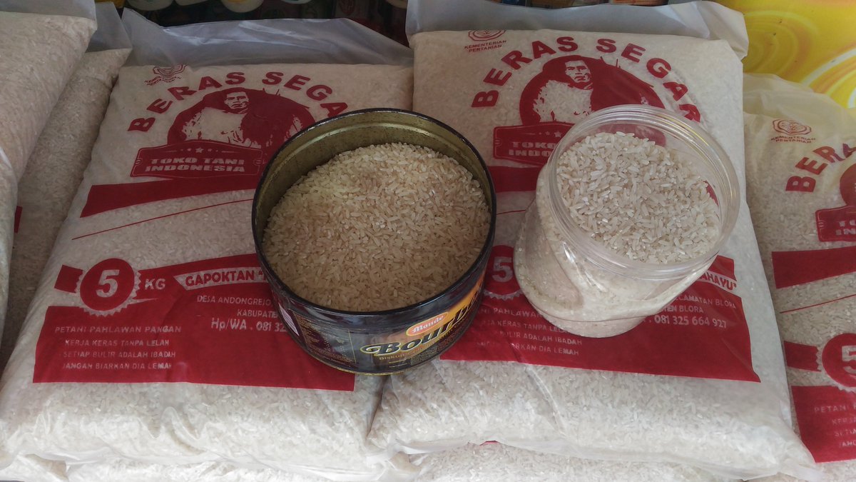 Penjualan beras murah program TTI Kab.Blora Rp.8.800/kg, dihadiri oleh Kepala Dinas Pertanian dan Ketahanan Pangan Kab.Blora <a href="/nunikreni/">Reni Miharti</a> <a href="/SBanendro/">Suryo Banendro</a>