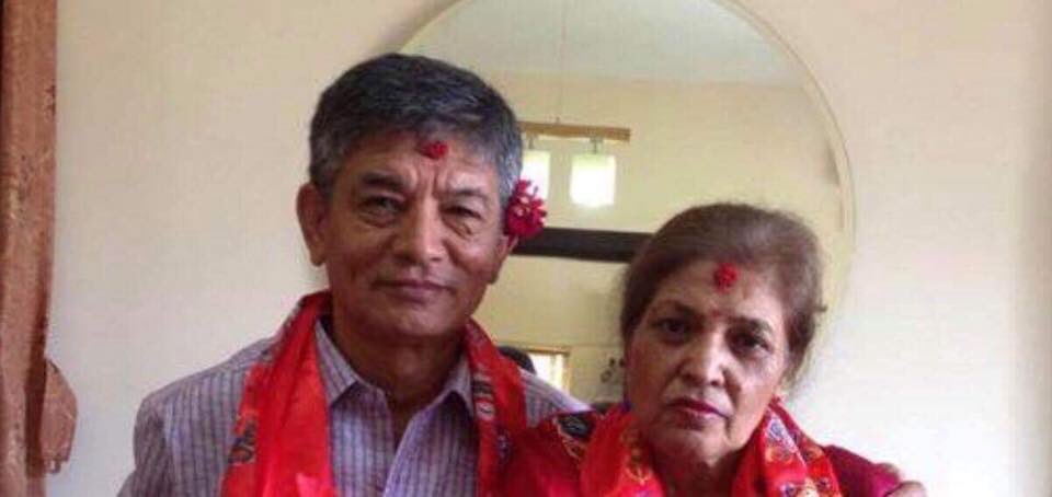 kharel777's tweet photo. “अरबौ मान्छेहरुमा तिमी एक मन मिल्ने मान्छे”

कोरिया यात्रामा सँगै जॉदा मदनदाइले मैले गुनगुनाइदै गर्दा मलाइ रोक्दै आफै गाउनु भो र भन्नु भो म यहॉ छु उनि अस्पतालको शैयामा म अस्पतालबाट सिधै यता उडेको
म निशव्द भएँ
आज भाउजुले छोडेर जानुभएछ,दाइ सम्हालिनुस भाउजुप्रति हार्दिक श्रद्धांजली https://t.co/RyoMGp5r1z