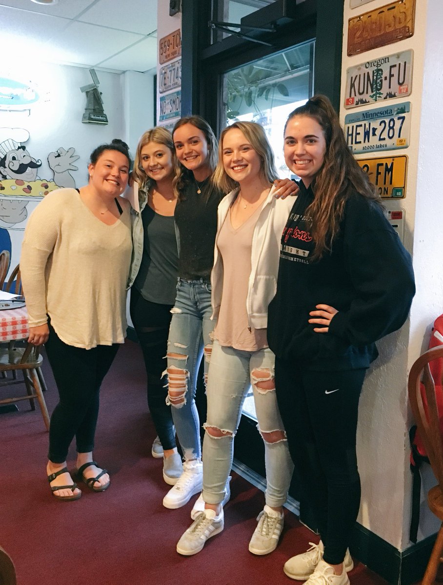 Kwedin1's tweet image. What a great night celebrating a great team! Unforgettable season with an amazing group of girls. #morethanhoops❤️#characterfirst💙#culturenevergraduates #seniorspeeches🙏🏼#colbyINDUSTRIOUS #emilyIMPROVED #addiINSPIRATIONAL #taycMOSTVALUABLE