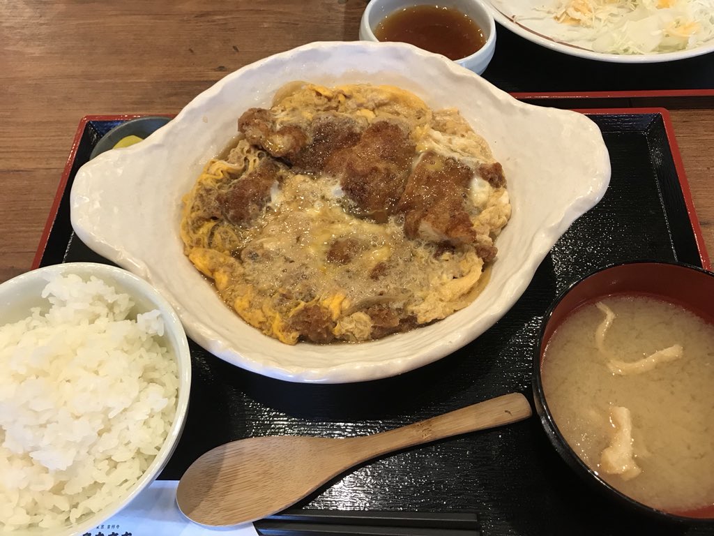 大船ランチガイド Ofuna Net 24時間営業の鳥良商店でランチ お昼はランチメニューがありますよ 定食食べている人もいれば 昼飲みしてる人もいます 昼飲みいいなー 昼はビールやサワーなど 250円みたいです 大船 大船ランチ 昼飲み 24