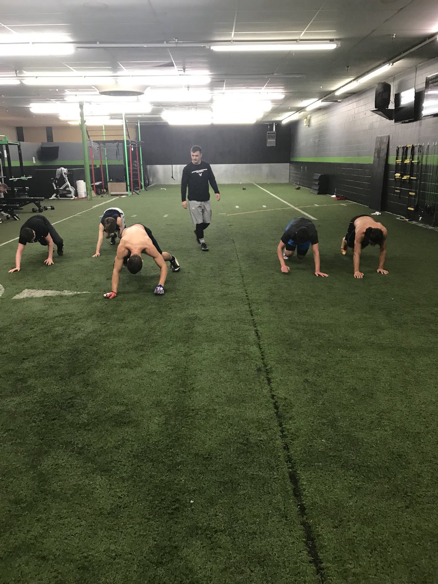 Coach_ZBruce's tweet photo. More Cross training with our Monday night crew! These guys are developing skills they can use all over the field! @Isaac23matt from University High School was our bear crawl challenge winner tonight! Great atmosphere at Pro Vision Academy with Coach  @switchxvii https://t.co/SQkQQUfZ8D