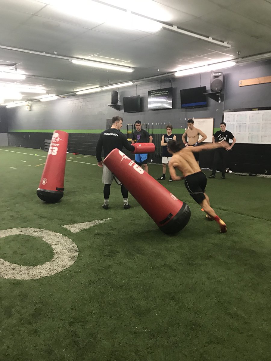 Coach_ZBruce's tweet photo. More Cross training with our Monday night crew! These guys are developing skills they can use all over the field! @Isaac23matt from University High School was our bear crawl challenge winner tonight! Great atmosphere at Pro Vision Academy with Coach  @switchxvii https://t.co/SQkQQUfZ8D