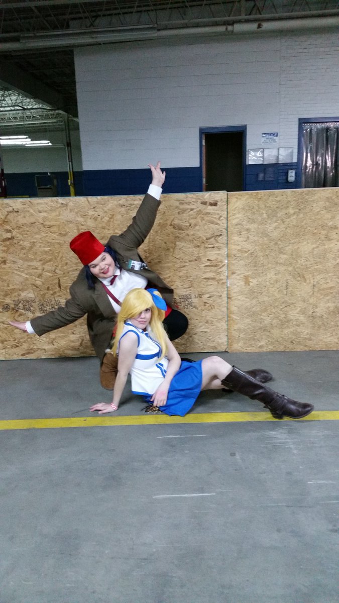 LOEA_Cosplayers's tweet photo. Be happy this #AnimeTuesday!
📷: @LisaMasters12
#11thDoctor #11thDoctorCosplay #DoctorWho #DoctorWhoCosplay #Geronimo #LucyHeartfilia #LucyHeartfiliaCosplay #FairyTail #FairyTailCosplay #CelestialWizard #FairyTailGuild #UnisonRaid #MarionComicCon #MarionComicCon2018 #Cosplayers https://t.co/Y9vOb6ed0q