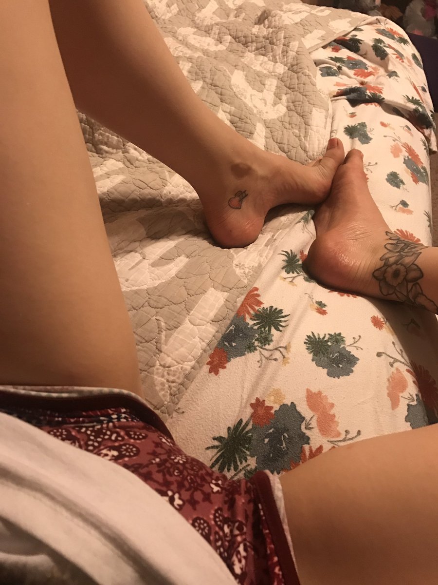 domsamm's tweet photo. Submit to me and my high arches #feet #findom #slave #paypig #footfetish #goddess https://t.co/feW7oCUOuk