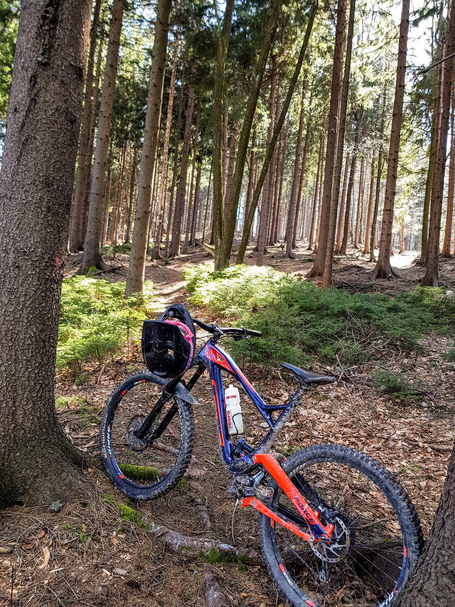 JanFlis's tweet photo. Ooohhh happy day! @GTBicycles @gmbntweet @suunto @urarnalecnik @FactoryStore_si @HIGH5Nutrition @FoxHeadEurope @SamsungSLO @alpinestars https://t.co/pzMK1HEqi1