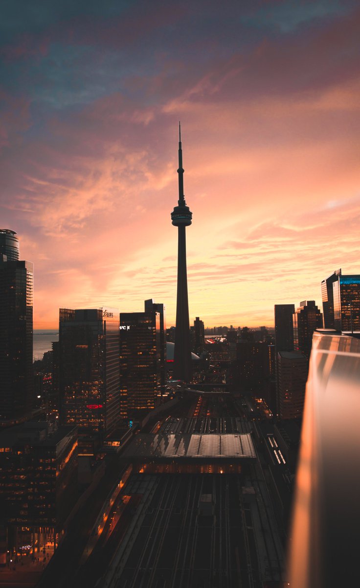 ennrax's tweet photo. Toronto is such a beautiful city! https://t.co/Tc4PYXiLXz