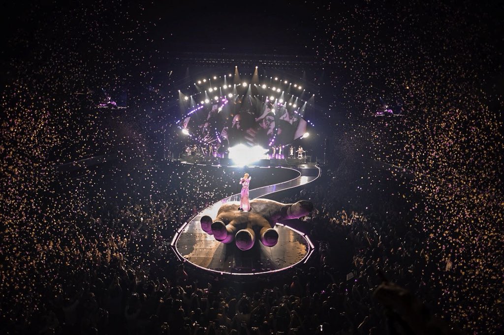LiveSmart's tweet photo. Some of our favorite shots from last night’s #WitnessTheTourMNL #SmartKatyPerry #SmartMusicLive https://t.co/2x5l4MVSRS