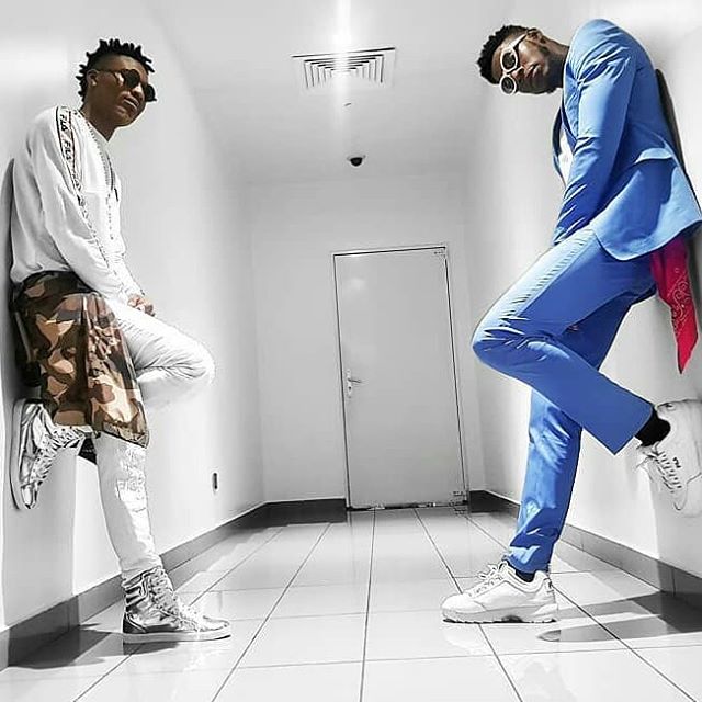 Miltiadis17's tweet image. RT @LennyEnt: RT @MediaGuide_NG: #MediaGuideStyle - @soma_apex - @efemoney Cc Suit - @julyetpeters Stylist - @style_territory #bbnaija #menswear #MensFashion #Style #instafashion #fashionstatement #fashionweek #fashionlookbook dlvr.it/QNDsGJ IG…