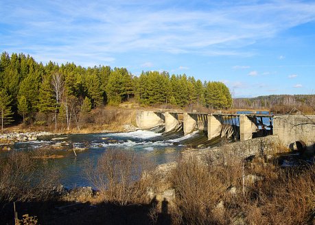 Деградация рек, особенно малых, отмечается и обсуждается в России повсеместно. Может быть дело в природоохранной деятельности последних десятилетий, прежде всего – в прекращении традиционного использования рек в качестве путей сообщения?

kislorod.life/analitics/likb…