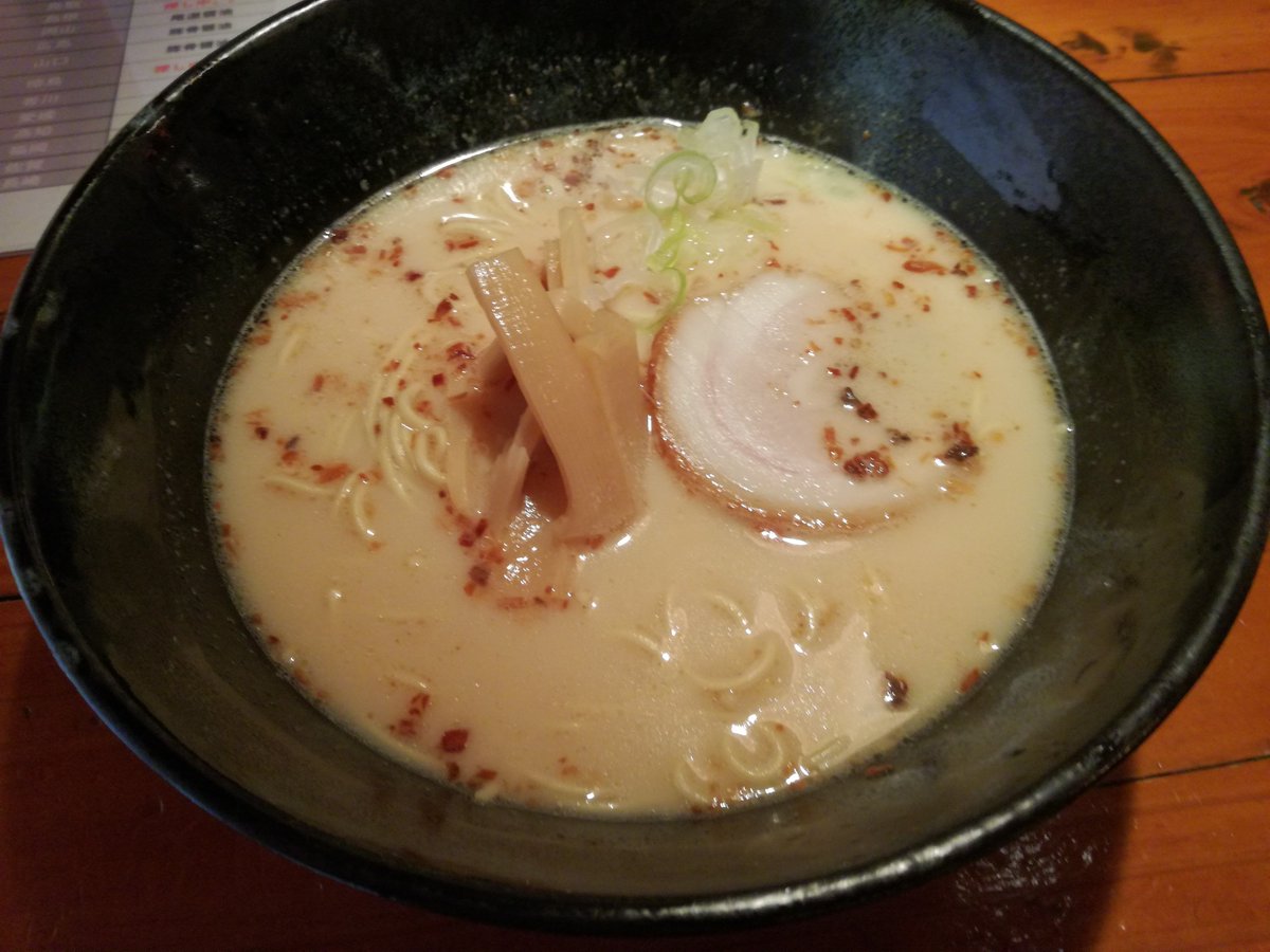 佐々健太 A Twitter 日本全国の様々なラーメンが味わえるというお店を中目黒 で発見したので突入 せっかくなので出身の秋田をセレクト チャーシュートッピング どこのラーメンでも一律500円と安く ご飯セルフ食べ放題でふりかけ有り 食べ比べで2杯目以降400円