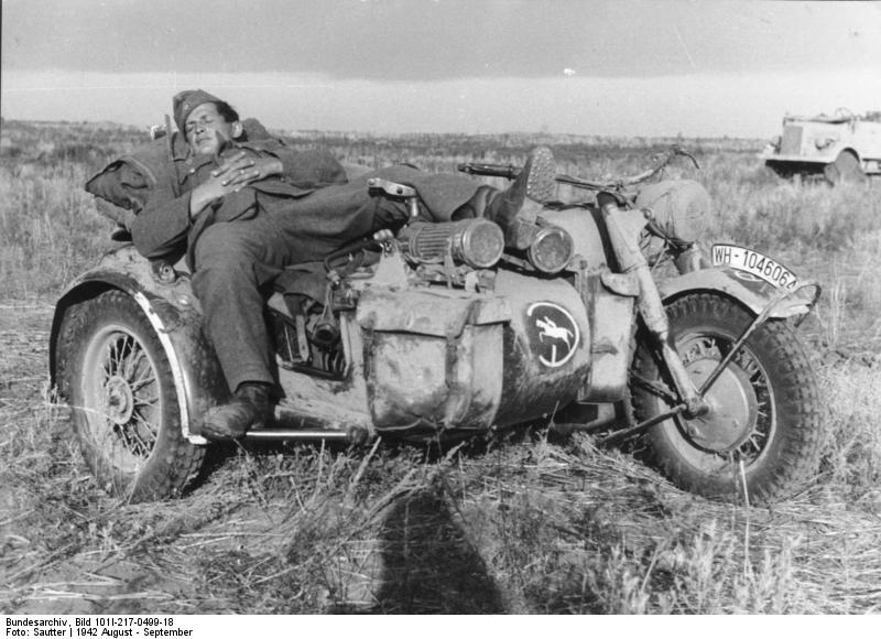 benoitrondeau14's tweet photo. #OSTFRONT-LA GUERRE GERMANO-SOVIÉTIQUE (20/50)
16. ID (mot) : l'unité de la Wehrmacht (Heer) qui est allée le plus loin vers l'Est pendant la guerre
https://t.co/zCj7jV4hVP
#2GM #WW2 #WWII #FallBlau  #Histoire #easternfront #Wehrmacht #armeerouge #Hitler #Caucase #Stalingrad https://t.co/BwgYkk1V2v