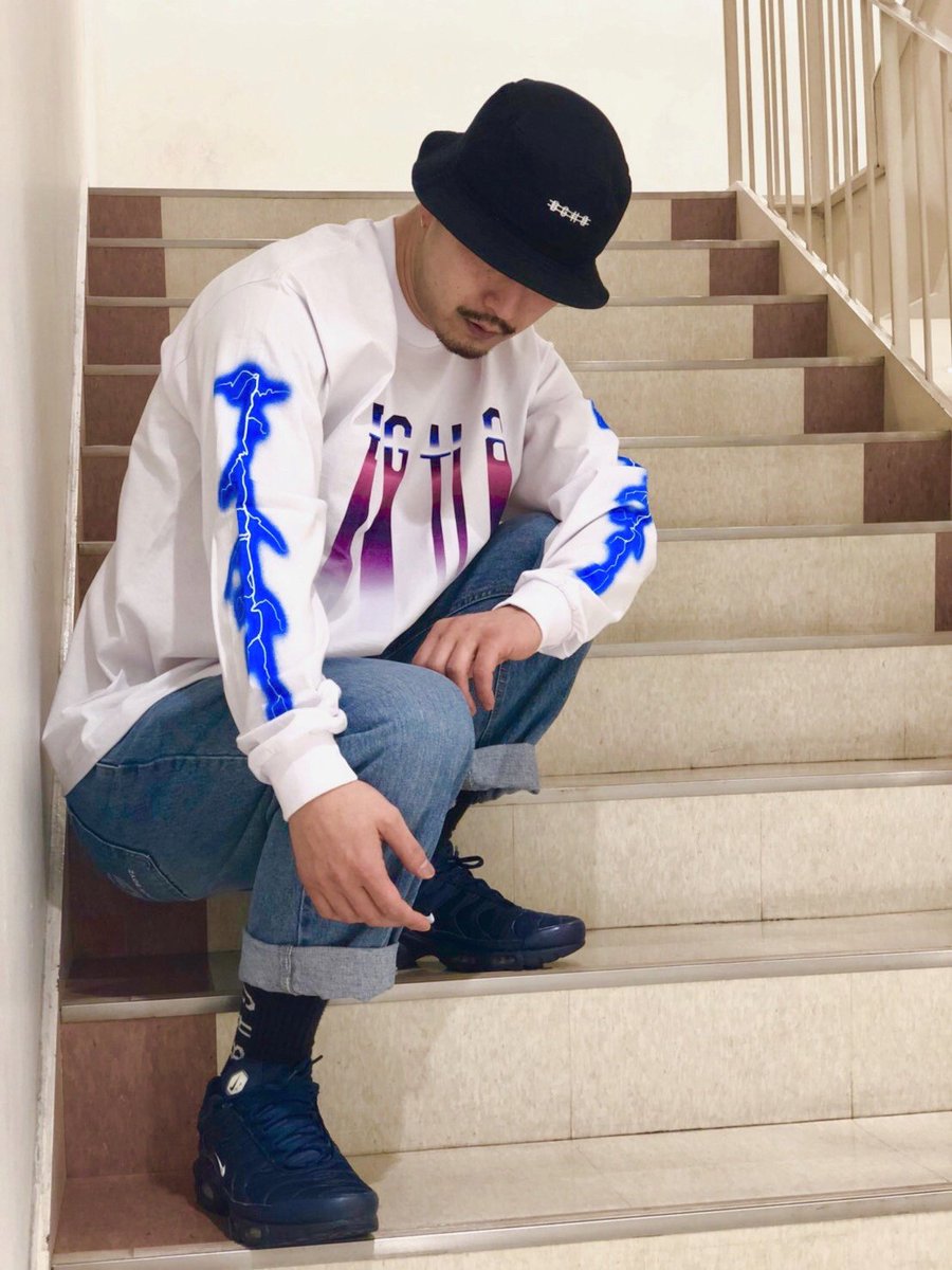 BagarchOfficial's tweet photo. 18'SS Styling Image Cut No.13
Model by THREE-A (@three_a_bc )
CAP : BACKET HAT【BLK】
TOPS:THUNDER-LTS【WHT】
PANTS:WIDE DENIM PANTS【INDIGO】
ITEM:BGHB SOCKS【BLK】
https://t.co/JmVCBtq6s1
#bagarch #bghb #three_a #backethat #thunderlts #bghbsocks #18ss #18ss_sic https://t.co/1GpISKZVzE