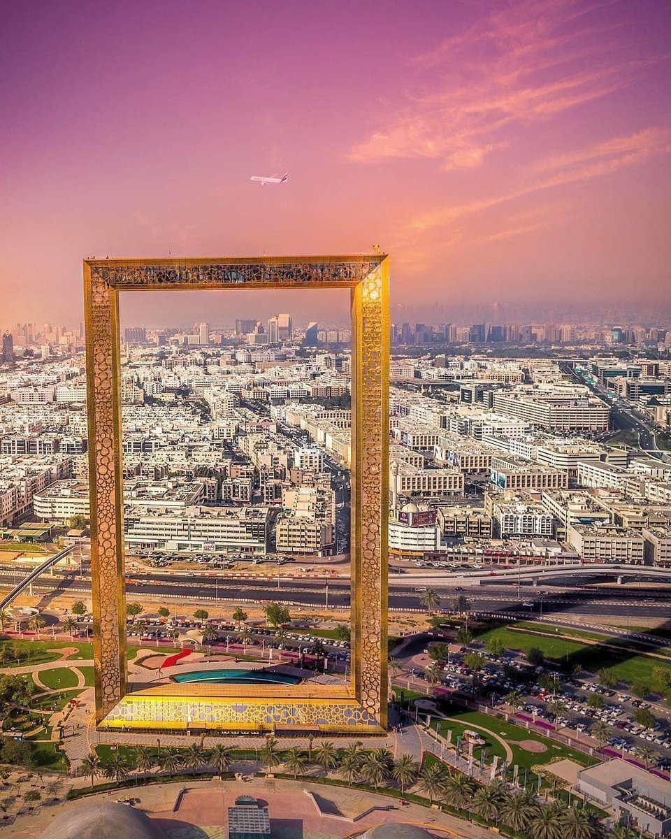 zonemultiverse's tweet photo. "the biggest picture frame on the planet" https://t.co/lhbNDBiye0