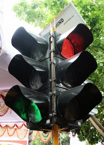 ChennaiTimesTOI's tweet photo. Smart mobility plan gets Rs 500 crore boost - #SmartTrafficSystem - 
https://t.co/MKhf1mkJKC https://t.co/igVDIiNPwf