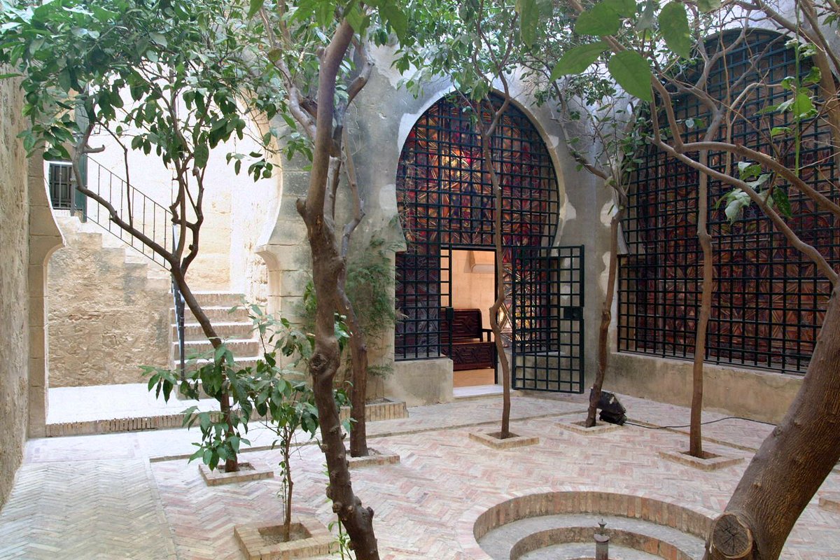 ¡Buenos días! 
Hoy en #ElPuerto esperamos cielos poco nubosos con temperaturas máximas de 19º (mínimas de 13º), viento del Suroeste 
Pleamar a las 06.03 y 18.18, y la bajamar a las 12.03. 
Martes visitas al Castillo de San Marcos previa reserva ow.ly/wy3Y30jhwjm 
<a href="/ElPuerto/">Ayuntamiento de El Puerto de Santa María</a>