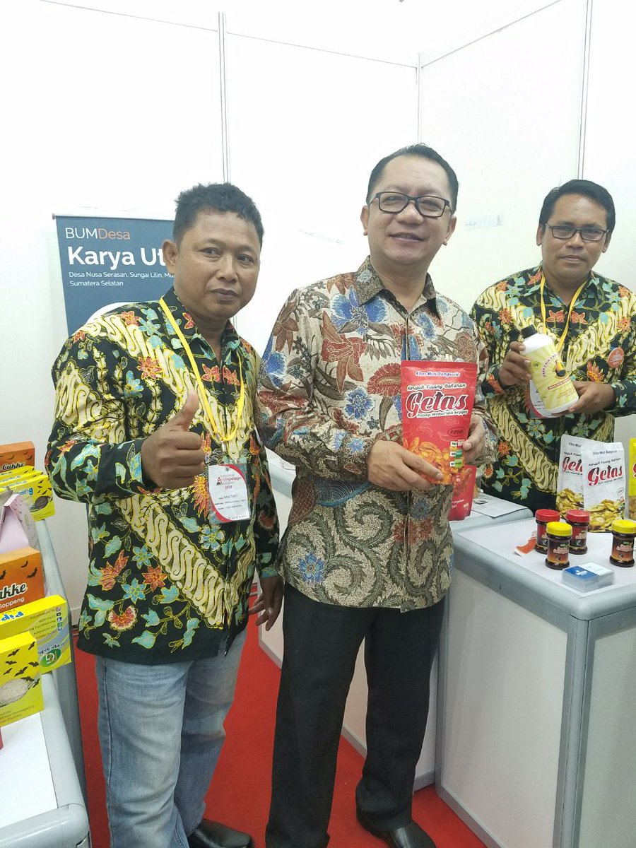 #BumdesMendunia
#TPPIJawaTimur
Pembukaan Pameran Produk desa dan Bumdesa Archipelago Expedition oleh Pak Eko Putro Sandjojo Mendesa PDTT dan Pak Taufik Madjid Dirjen PMD Tanggal 3 April 2018 di KBRI Malaysia. 
<a href="/jokowi/">Joko Widodo</a> 
<a href="/EkoSandjojo/">Eko P. Sandjojo</a> 
<a href="/anwsanusi/">Anwar Sanusi</a> 
<a href="/taufikmadjid71/">IG : taufik.madjid</a> 
@fachrilabalado