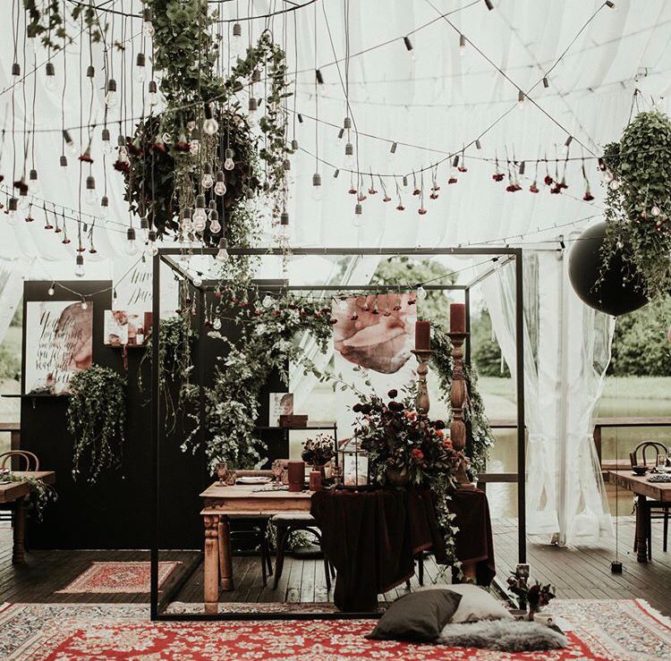BettyLou_Design's tweet photo. INSPIRATION ALERT: I’m always on the lookout for inspo, and I’ve being sharing my favourite shots for a long while now, but I don’t even know where to start with this…just stunning… 😍

📸: @MiksSels

https://t.co/2g9MJfaufL

#wedding #design #love https://t.co/ZSxXcXjLrU