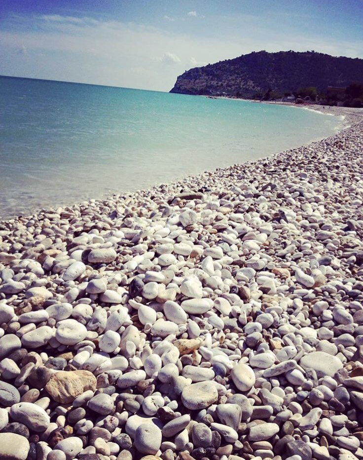 garganolab2_0's tweet photo. Un mare di possibilità, e il dubbio se tuffarsi o meno #Mattinata #Gargano 📷 @nellax26 #3aprile #weareinpuglia #meraviglie #paesaggioitaliano https://t.co/C6DPGlEoCY