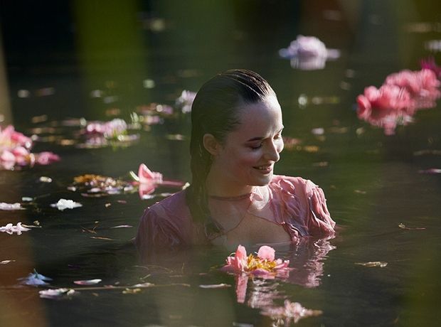 nurplj's tweet photo. Una auténtica REINA 👑 Simplemente Bellísima, Espectacular, increible y maravillosa 😏🔥 DAKOTA MAYI JOHNSON es Arte hecho mujer 😍🌸 #DakotaJohnson #GucciBloom  #MuseGucci https://t.co/XiAWtjCWR6