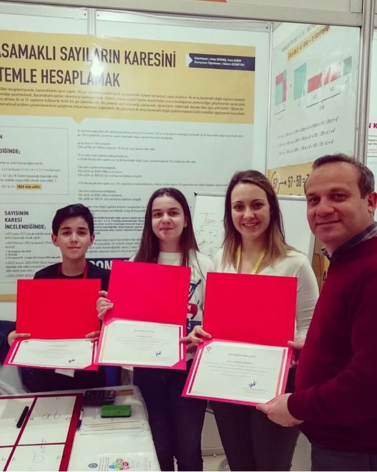 erdemligelecek's tweet photo. Erdem Koleji öğrencileri "12. Ortaokul Öğrencileri Araştırma Projeleri Adana Bölge Yarışması"nda okulumuzu temsil etti,  öğrencilerimizi tebrik ederiz. 👏
@OrfiSONMEZ https://t.co/hn864S80t6