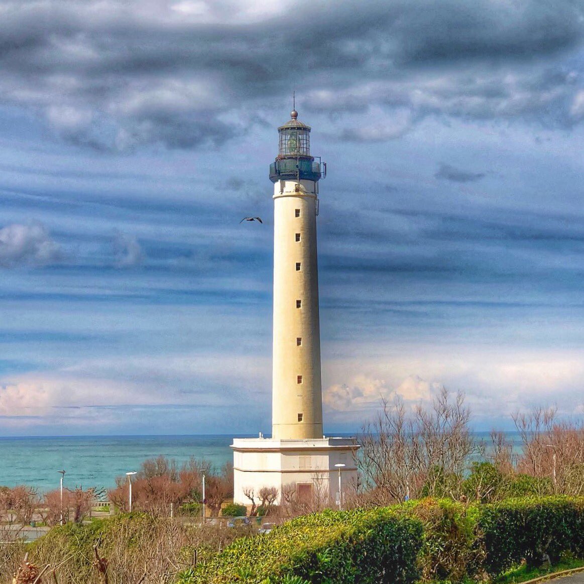 basqueCspirit's tweet photo. Biarritz mon amour!💙🍀💙 https://t.co/eduEJGddlu