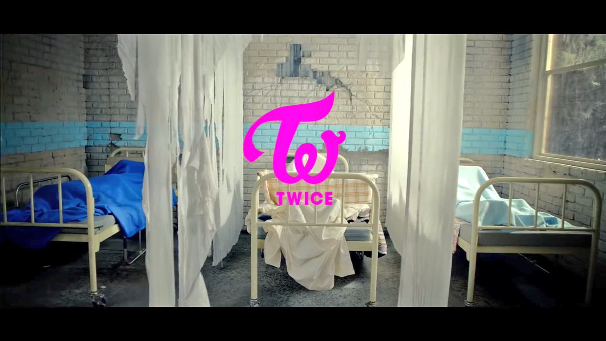 twice_startdash's tweet photo. 🌺TWICE クイズ🌺

Like OOH-AHH の冒頭より、

この3つのベッドの中で
すぐ出れるように待機してるメンバーは誰でしょう！

3人とも当てたら正直すごいと思う！
onceの力を見せて！😳

#分かった人RT
#TWICEクイズ
#onceでいいねした人全員フォロー 
#onceでRTした人全員フォローする https://t.co/tVJXtVTVml