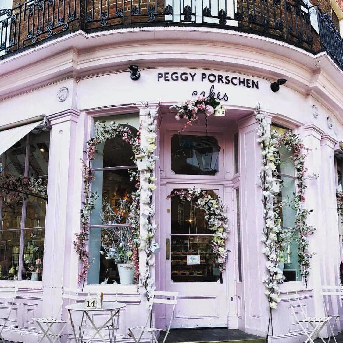 ZapyleSocial's tweet photo. We’re looking at these pastel colours and wishing we were in London. Tag a friend you would want to visit London with! #travelwithzapyle https://t.co/es85T86bHF