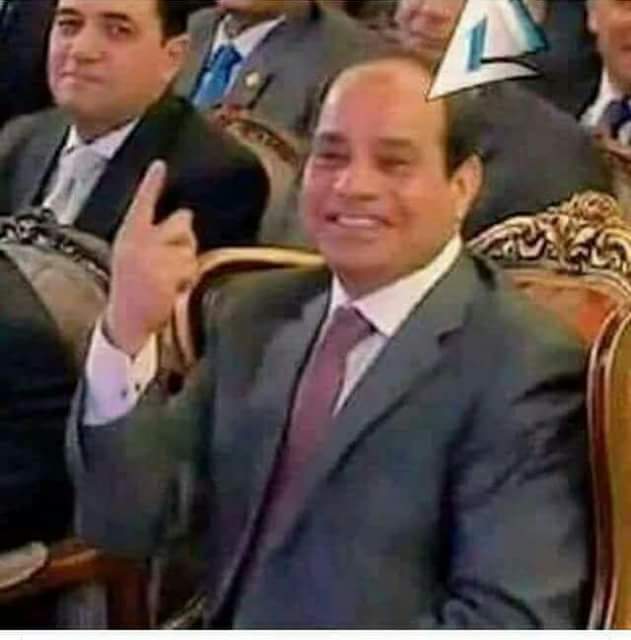 Masry_Berlin's tweet photo. عماله اعلمك ازاى تنجح في الانتخاباب  بذكاء  بس البعيد غبي  😂😂😂😂
 
#كدابين https://t.co/tZiZ06x3MG