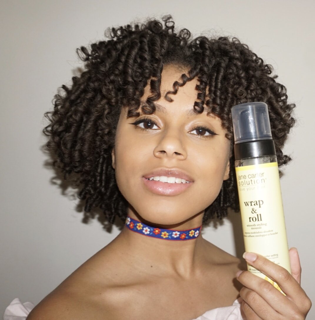 nandsbeauty's tweet image. Love the defined flexirod curls, @tati.belle! Hair has shine, softness and bounce ➰ (and never flakes!) Wrap &amp;amp; Roll is a winner 🙌🏾 Available at @sallybeauty! | #flexirods #curls #flexirodset #naturalhair #sallybeauty