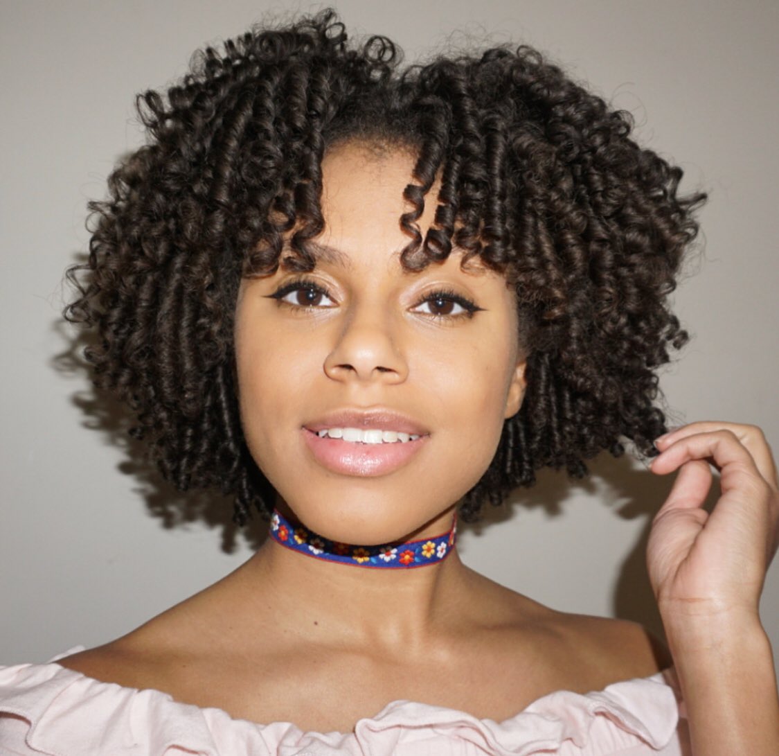 nandsbeauty's tweet image. Love the defined flexirod curls, @tati.belle! Hair has shine, softness and bounce ➰ (and never flakes!) Wrap &amp;amp; Roll is a winner 🙌🏾 Available at @sallybeauty! | #flexirods #curls #flexirodset #naturalhair #sallybeauty