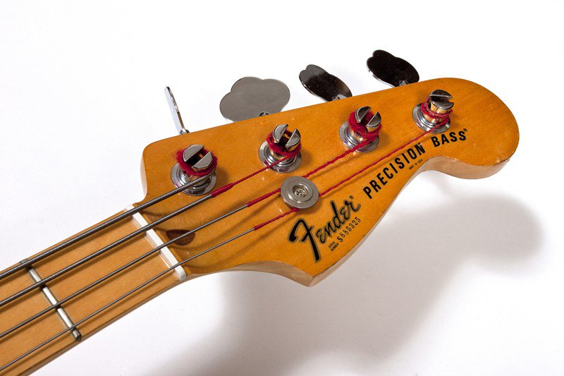 Time for a new set of strings on your bass? We run through the options available to help you make the right choice for your target tone thetoneworkshop.com/new-bass-strin…