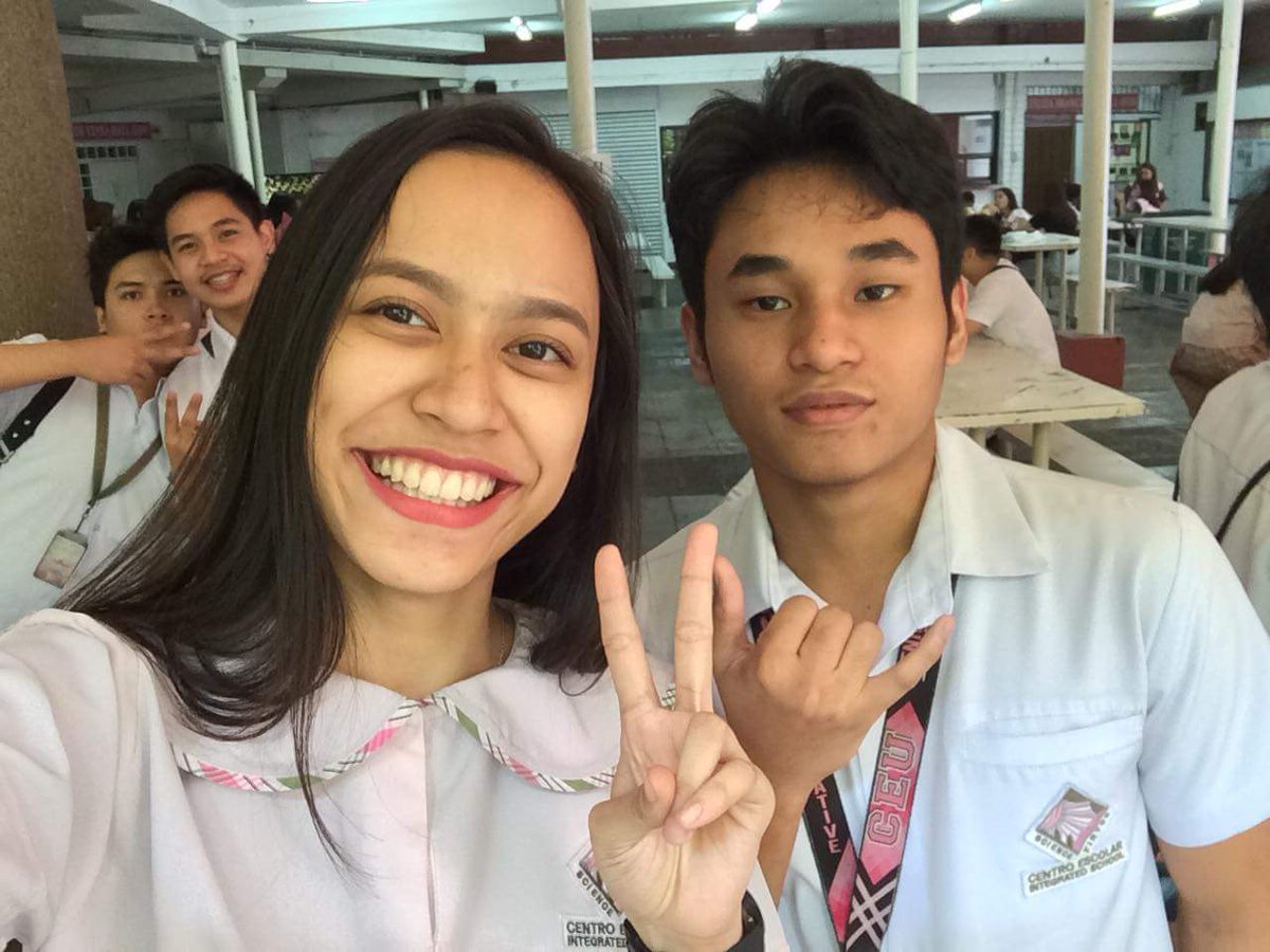 ayesabie's tweet photo. Future legal drug dealers ❤ #dos #gradw8ing #RoadToManilaHotel #pharma https://t.co/6iG5AGQSfT