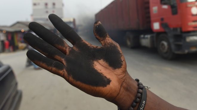 NigeriaInfoPH's tweet photo. #MidDayDialogue with @mimieyo &amp; @omamegbejude ~ The air quality in Rivers State is said to be in a critical condition; 

Give your experiences &amp; tell us what you think about the Soot situation? 
What can be done to save the situation? https://t.co/qGLBpI3cnu