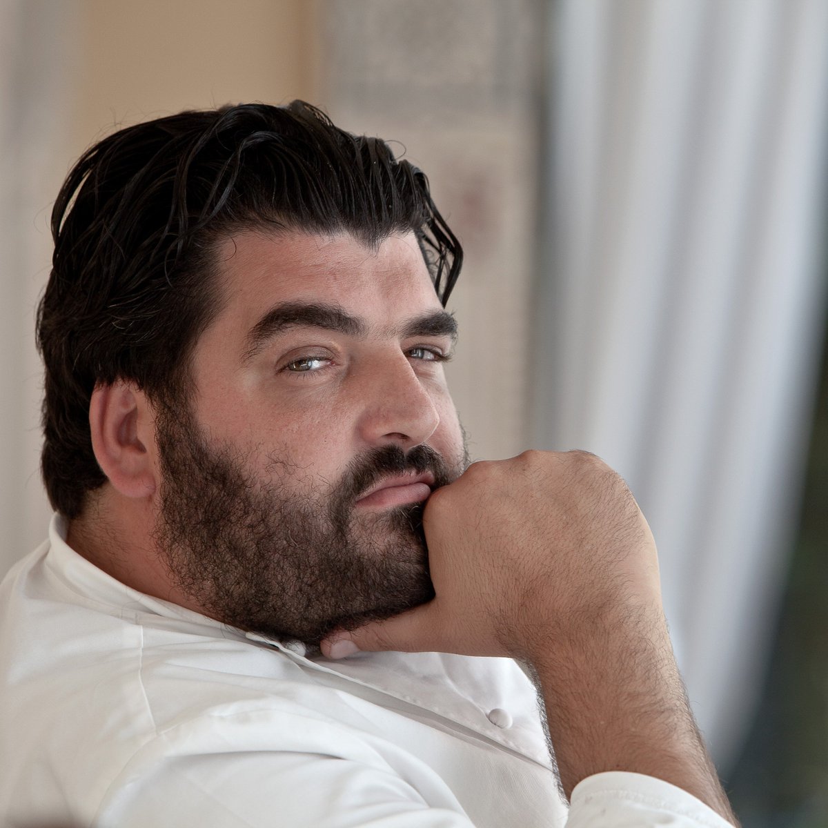 Credo che ciò che renda un uomo grande siano soprattutto i sogni. Questi si realizzano solo se prima te li costruisci bene 'int 'a capa. #antoninochef