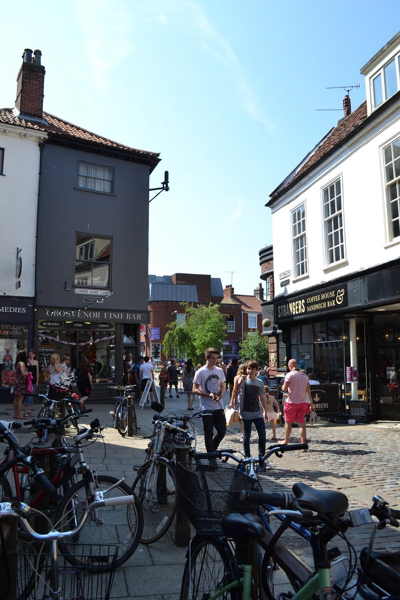 The #Easter break is in full swing and the weather is looking up! Why not explore the beauty and individuality of the <a href="/NorwichLanes/">Norwich Lanes</a> 
bit.ly/2EgbW8O